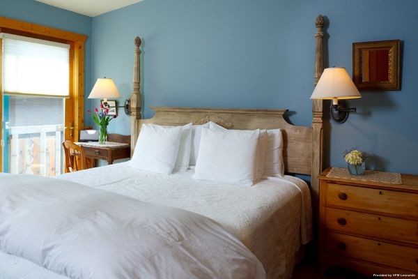 The Alpine House Lodge and Cot (Jackson)